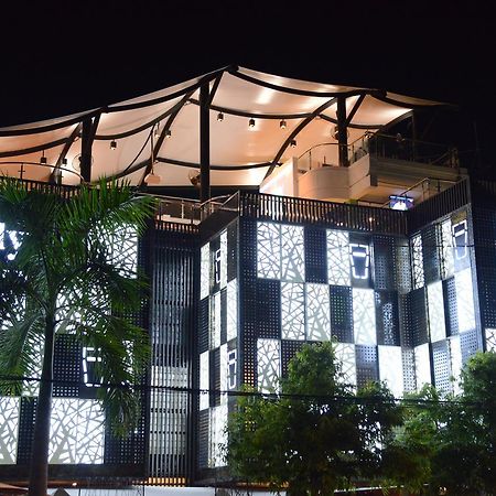 Ned Kelly Hotel & Irish Pub Mandalay Dış mekan fotoğraf