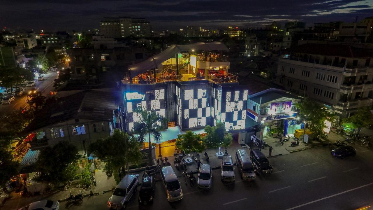 Ned Kelly Hotel & Irish Pub Mandalay Dış mekan fotoğraf